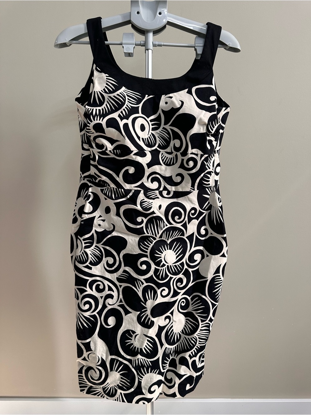 Elegant Black and Cream Floral Midi Dress